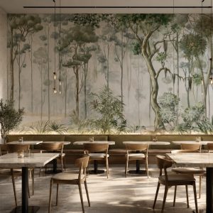 Yeşil tonlarda sisli orman manzaralı duvar kağıdı, doğal ağaç siluetleri ve yumuşak botanik dokularıyla restoran, kafe ve otel projelerinde ferah, huzurlu ve premium bir atmosfer oluşturur.