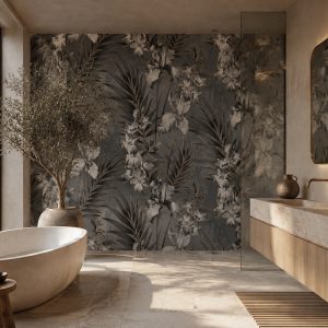 Suya ve neme dayanıklı gri tonlu tropikal duvar kağıdı, modern oval taş küvet ve ahşap lavabo tezgahı ile tamamlanarak banyolarda dinlendirici, estetik ve spa konseptli bir duvar dekorasyonu kazandırır.