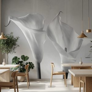 Grileştirilmiş arka planda dev zambak illüstrasyonlu duvar kağıdı, ahşap masalar, minimalist sandalyeler ve ahşap sarkıt lambalarla tamamlanarak restoran, kafe ve otel mekanlarında şık, sofistike ve etkileyici bir ambiyans kazandırır.