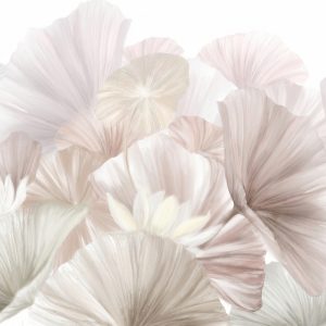 Kırık beyaz ve açık Krem zemin üzerinde katman katman açılan pudra pembe, şeftali, somon, vizon ve ekru tonlarındaki dev nilüfer (lotus) yaprakları ve su zambağı çiçeklerinin grafik illüstrasyon detaylarını gösteren yüksek çözünürlüklü desenli duvar kağıdı görseli.