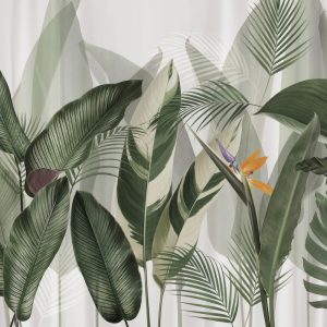 Dikey ahşap çıta ve mermer plaster efektli açık gri zemin üzerinde yükselen koyu yeşil, haki, fıstık yeşili tropikal muz yaprakları ve turuncu-sarı cennet kuşu (strelitzia) çiçeğinin grafik çizim detaylarını gösteren yüksek çözünürlüklü desenli duvar kağıdı görseli.