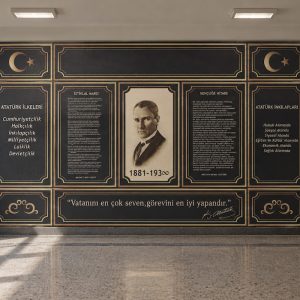 Siyah fon üzerine altın rengi klasik çıta ve motif süslemeli, ortada çerçeveli Atatürk portresi, İstiklal Marşı, Gençliğe Hitabe ve Atatürk vecizesi içeren aydınlık okul fuayesi duvar kağıdı kaplaması.